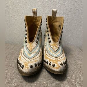 Circle G Tan and Blue Ankle Boots